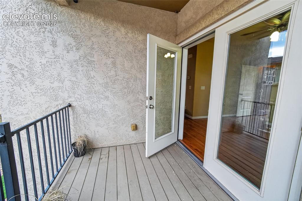 Image 9 of 40: Balcony