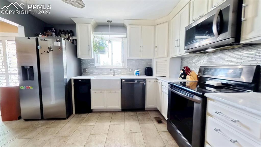 Image 2 of 29: kitchen