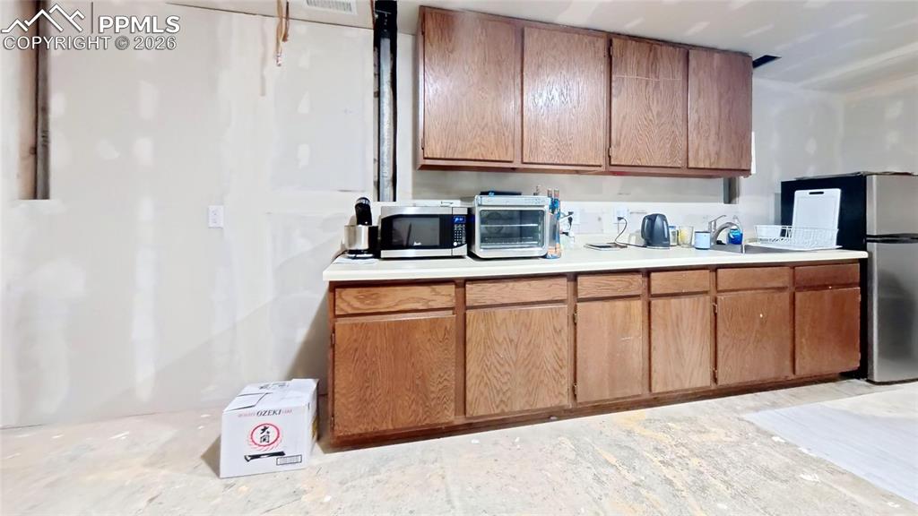 Image 22 of 29: downstairs kit