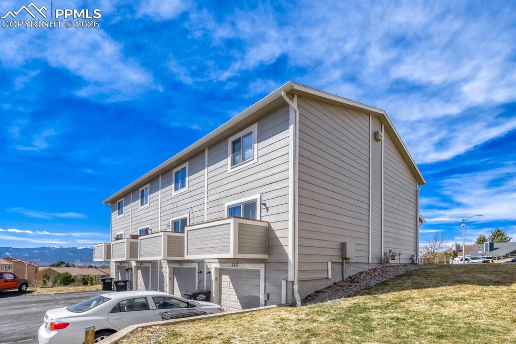 Image 17 of 17: Side of Structure