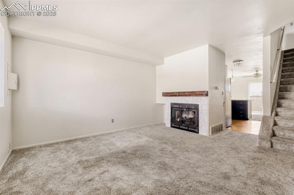 Image 3 of 17: Living Room