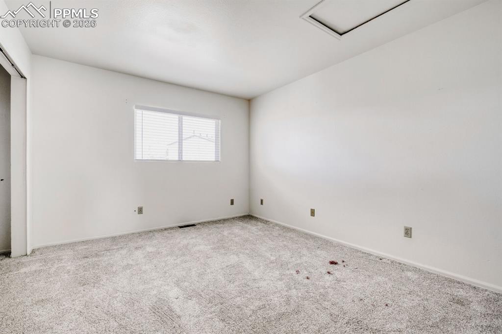 Image 9 of 17: Bedroom