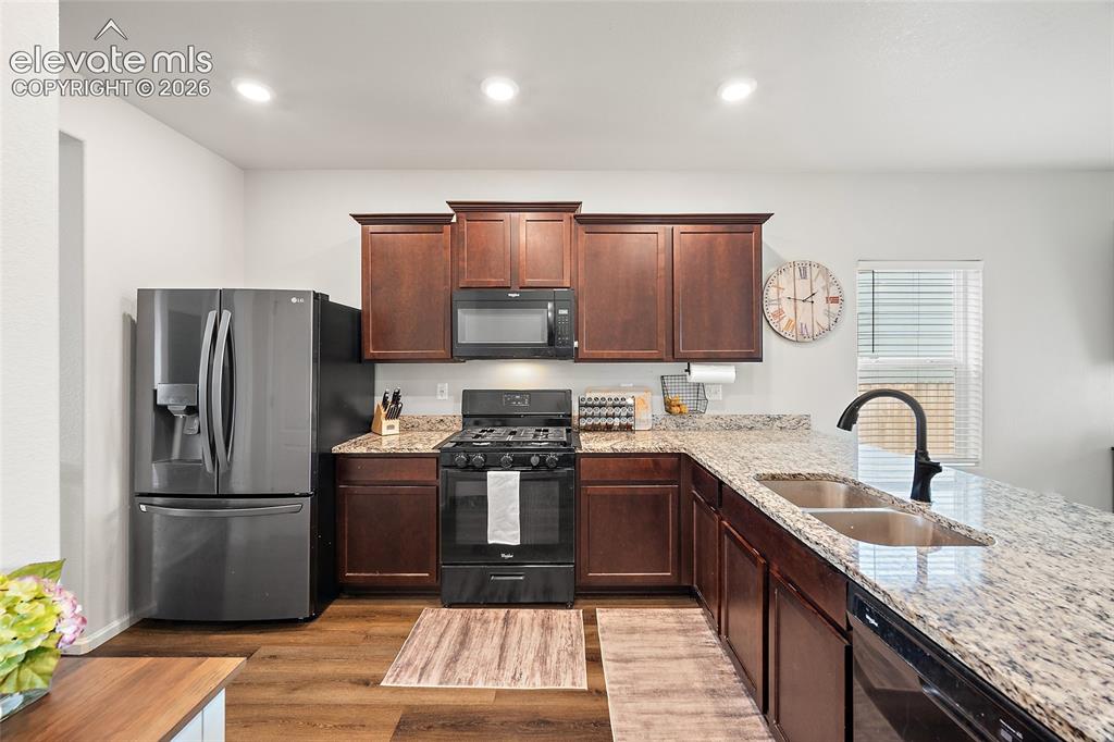 Image 8 of 42: Kitchen