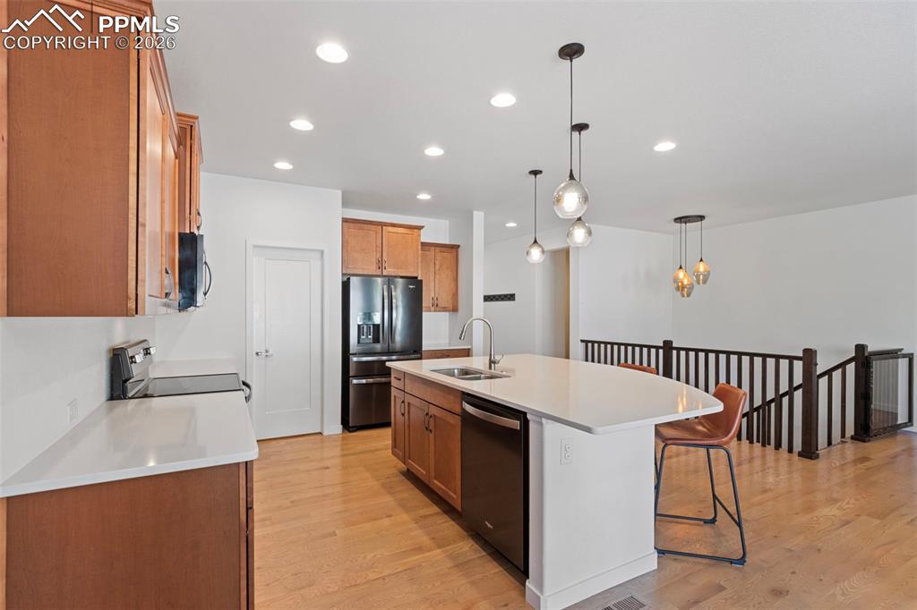 Image 10 of 44: Kitchen