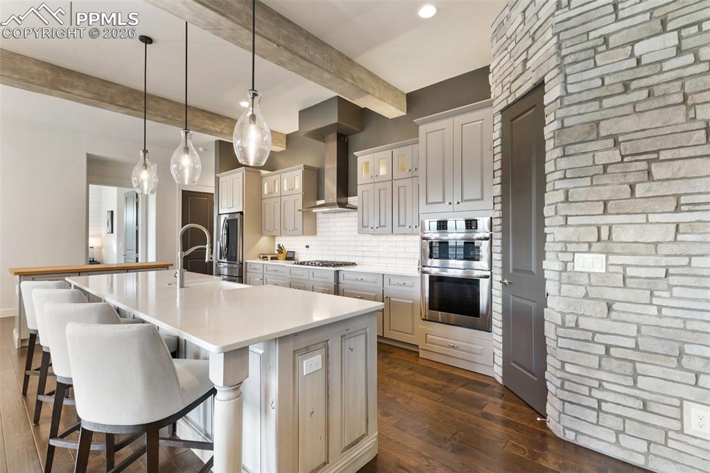 Image 20 of 50: Kitchen