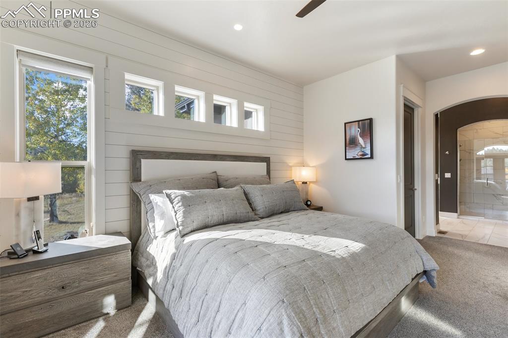 Image 28 of 50: Bedroom