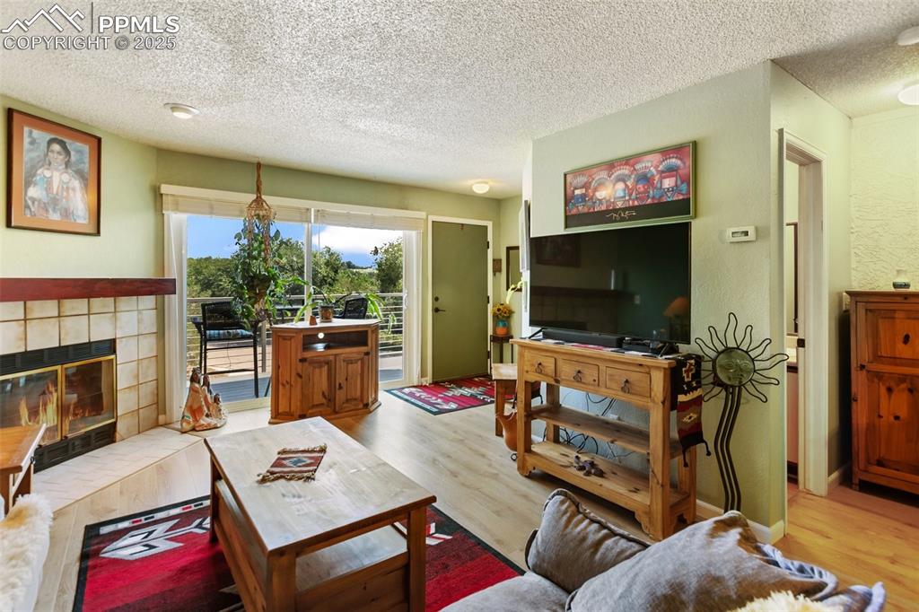 Image 11 of 38: Living Room