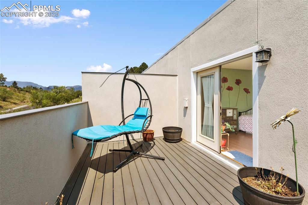 Image 21 of 38: Deck