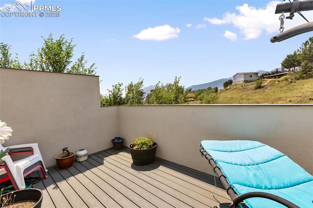 Image 22 of 38: Deck