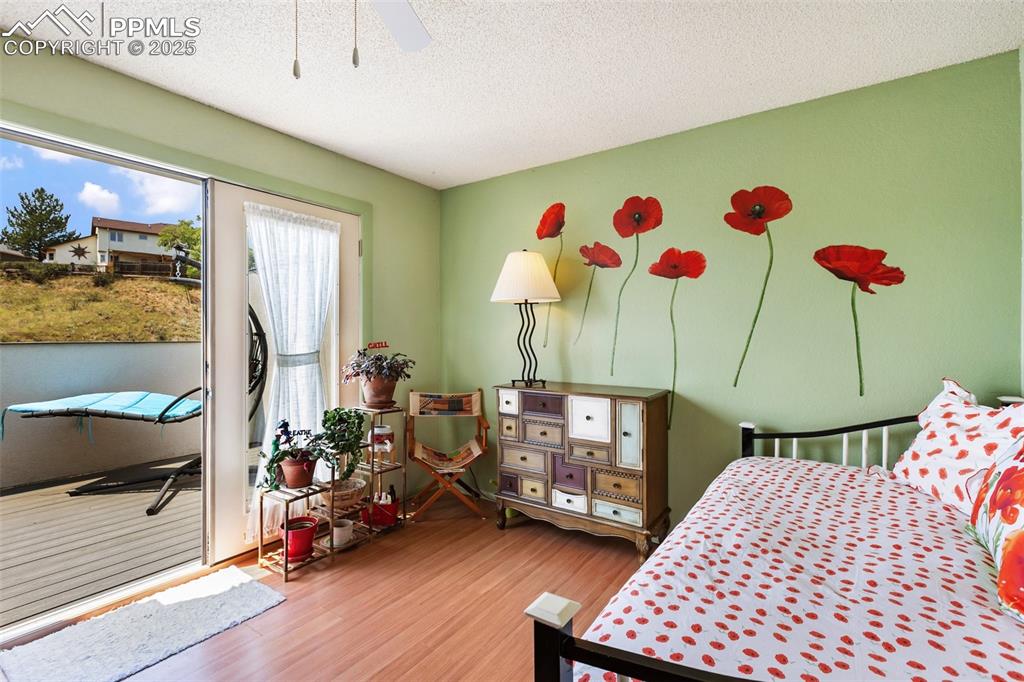 Image 23 of 38: Bedroom