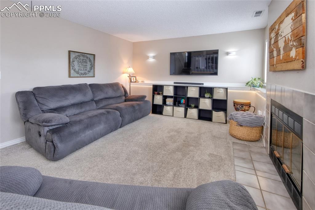 Image 14 of 34: Living Room