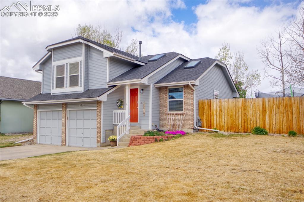 Image 2 of 34: Front of Structure