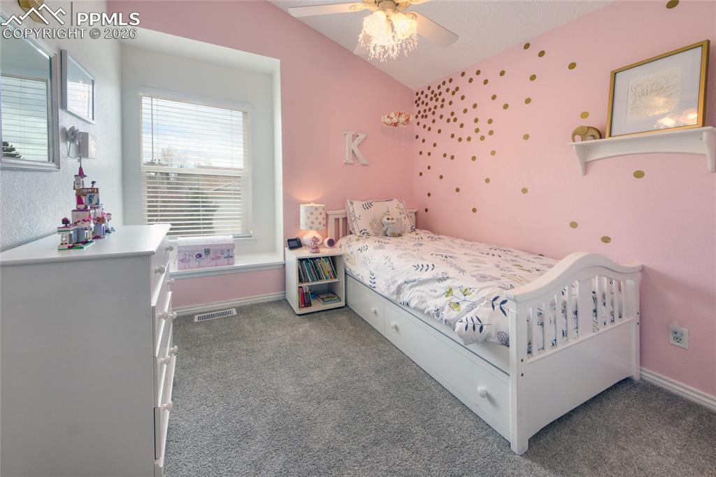 Image 24 of 34: Bedroom