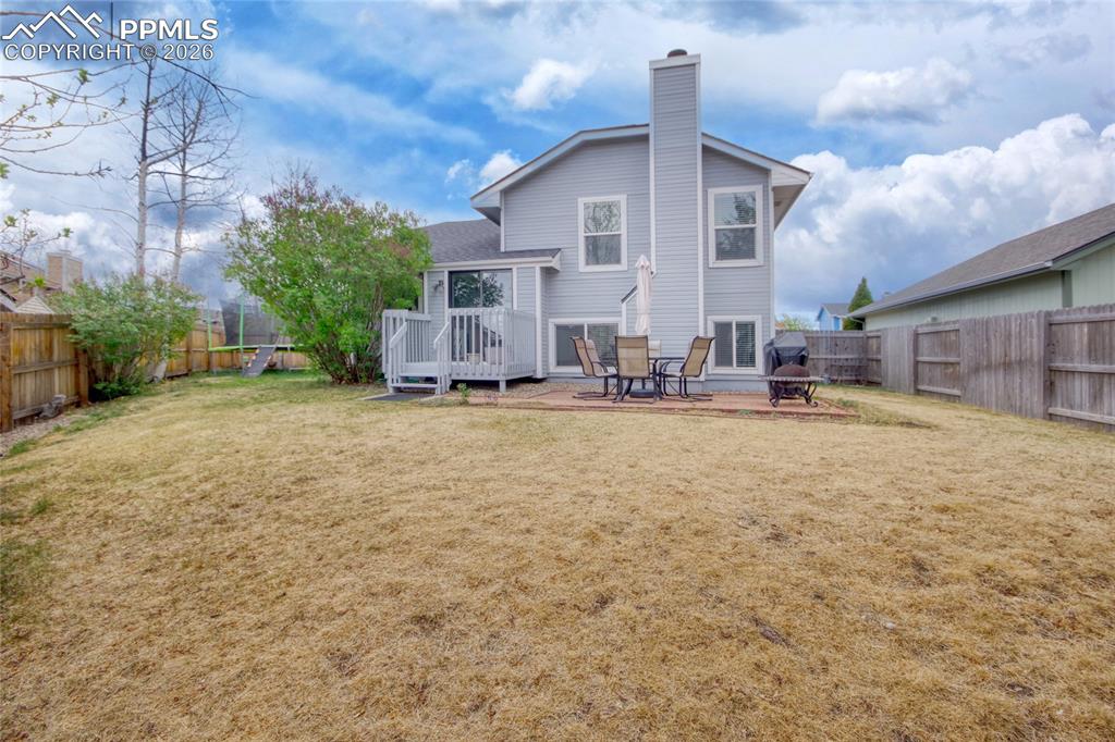 Image 27 of 34: Back of Structure