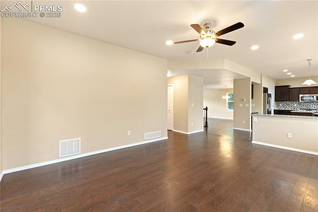 Image 16 of 50: Living Room