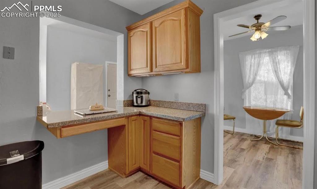 Image 4 of 21: Kitchen