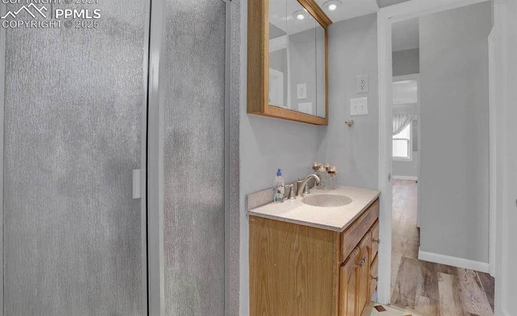 Image 9 of 21: Bathroom