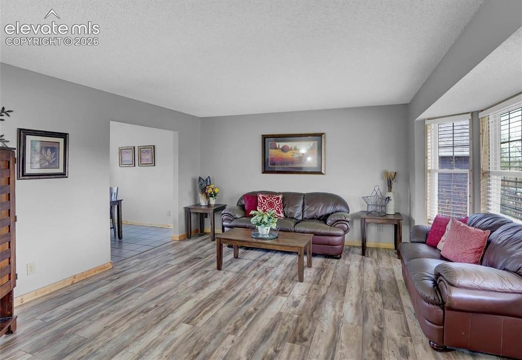 Image 5 of 17: Living Room