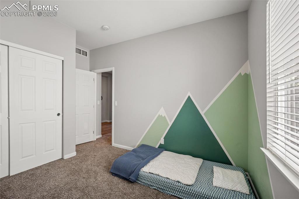 Image 17 of 41: Bedroom