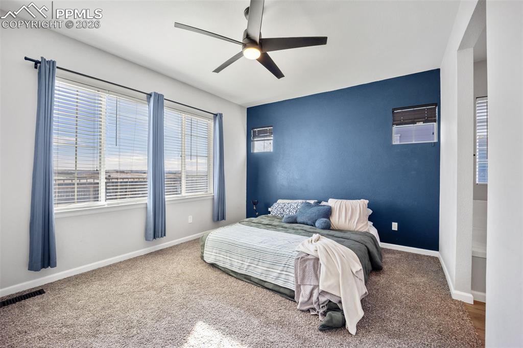 Image 18 of 41: Bedroom