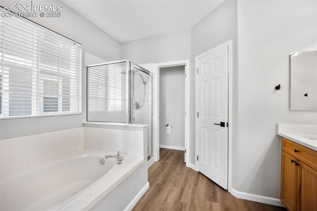 Image 21 of 41: Bathroom