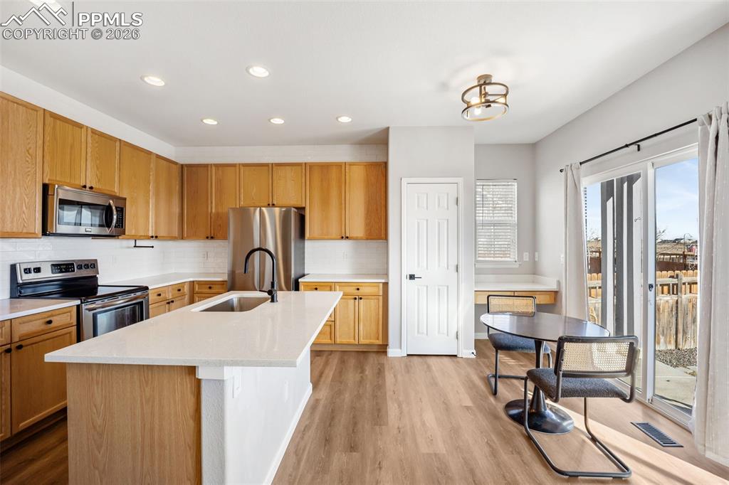 Image 6 of 41: Kitchen