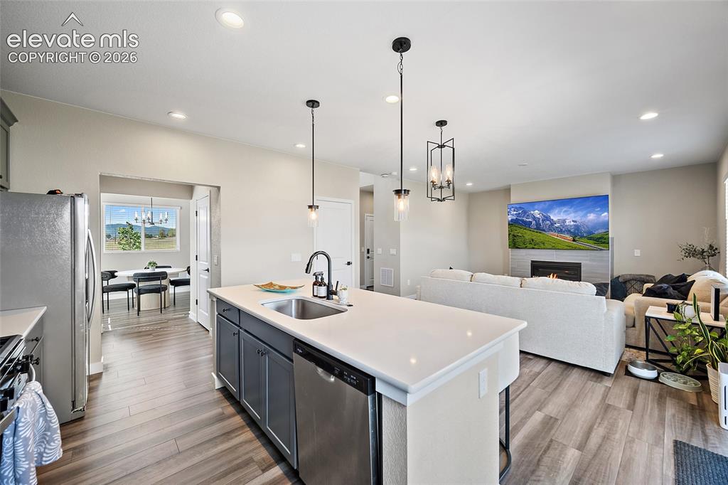 Image 8 of 39: Kitchen
