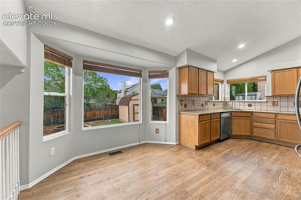 Image 10 of 36: Kitchen