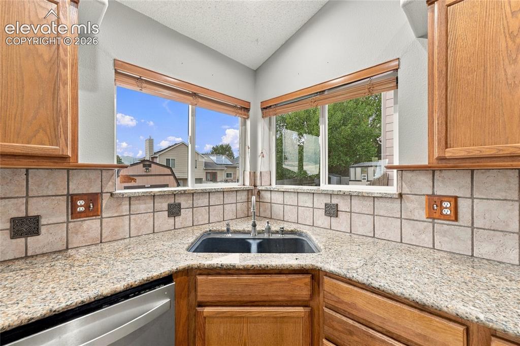 Image 12 of 36: Kitchen