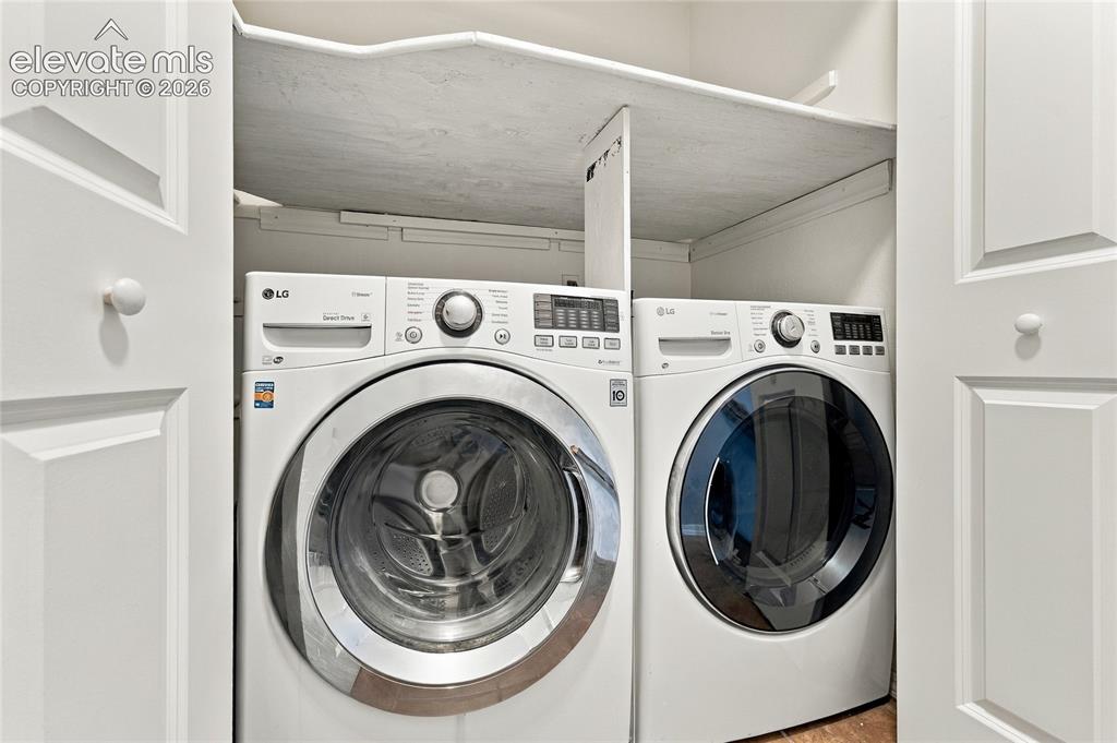 Image 18 of 36: Laundry