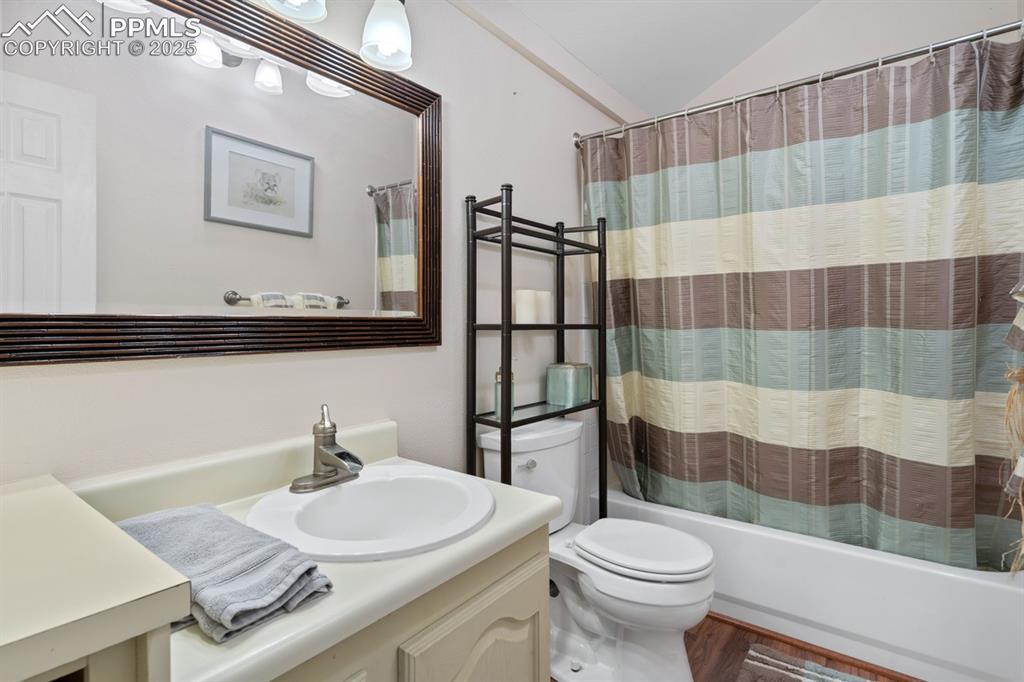 Image 15 of 36: Full Bath #1
