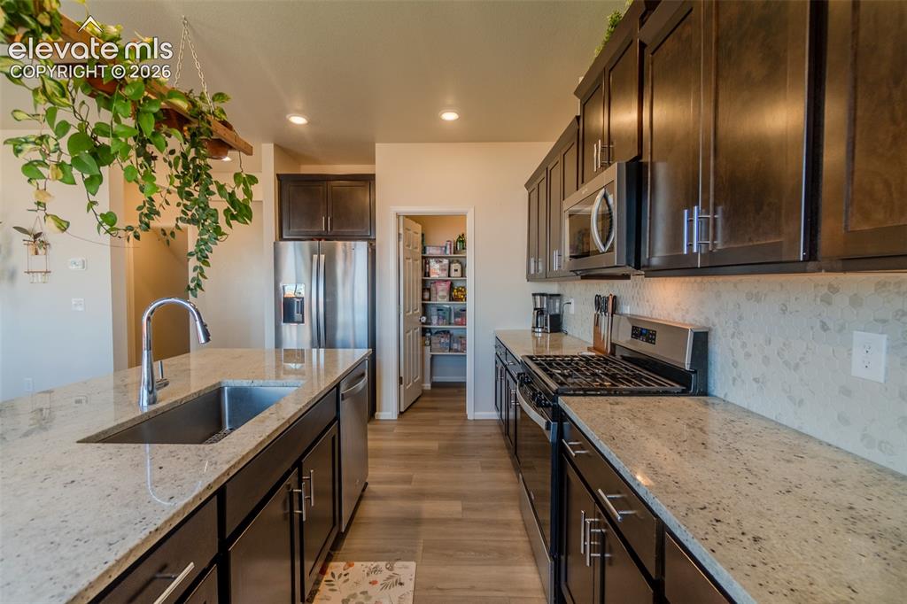 Image 13 of 48: Kitchen