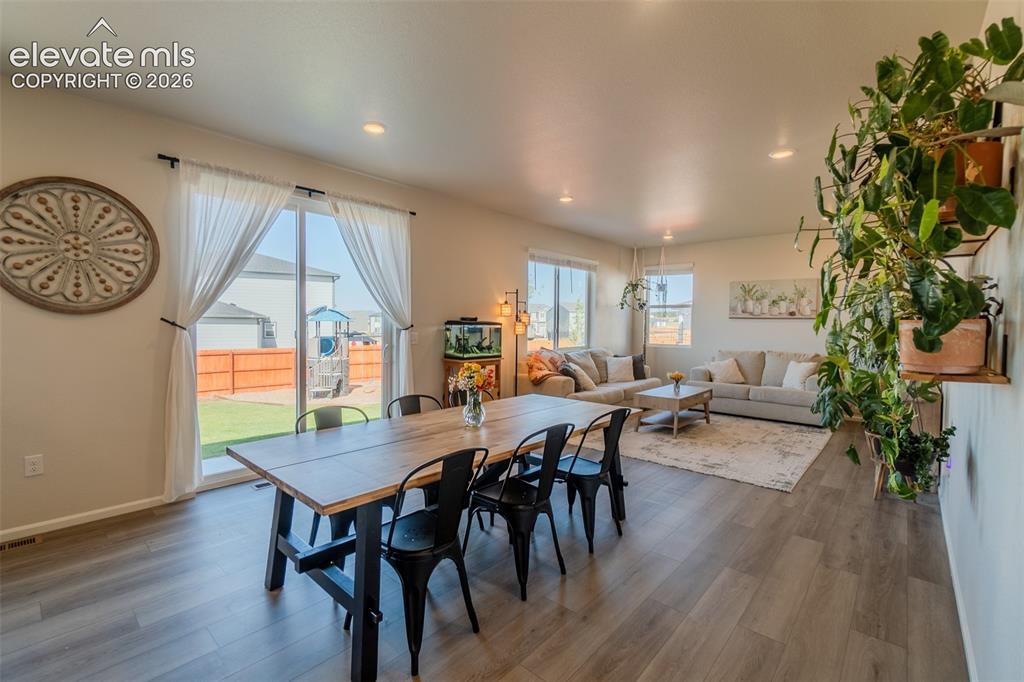 Image 15 of 48: Dining Area