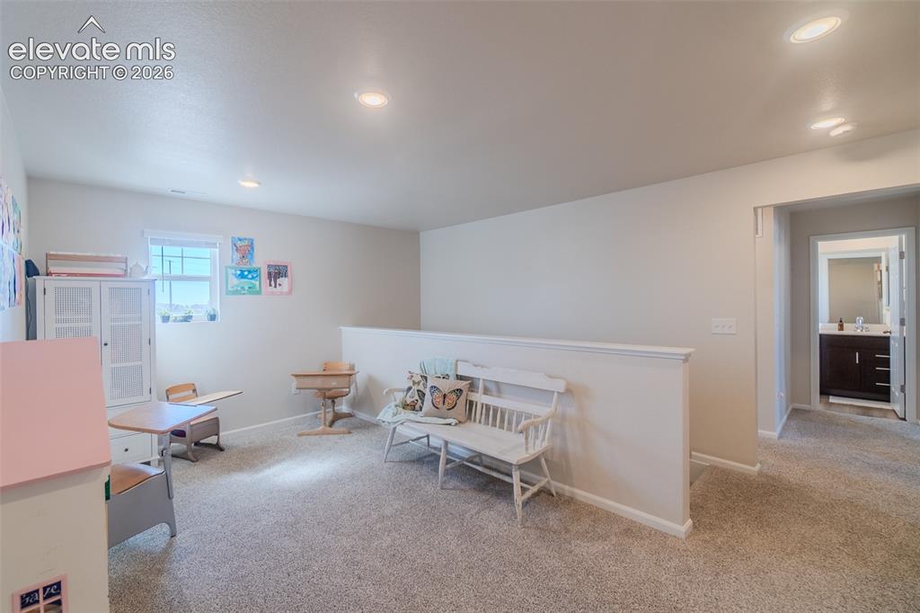 Image 22 of 48: Loft