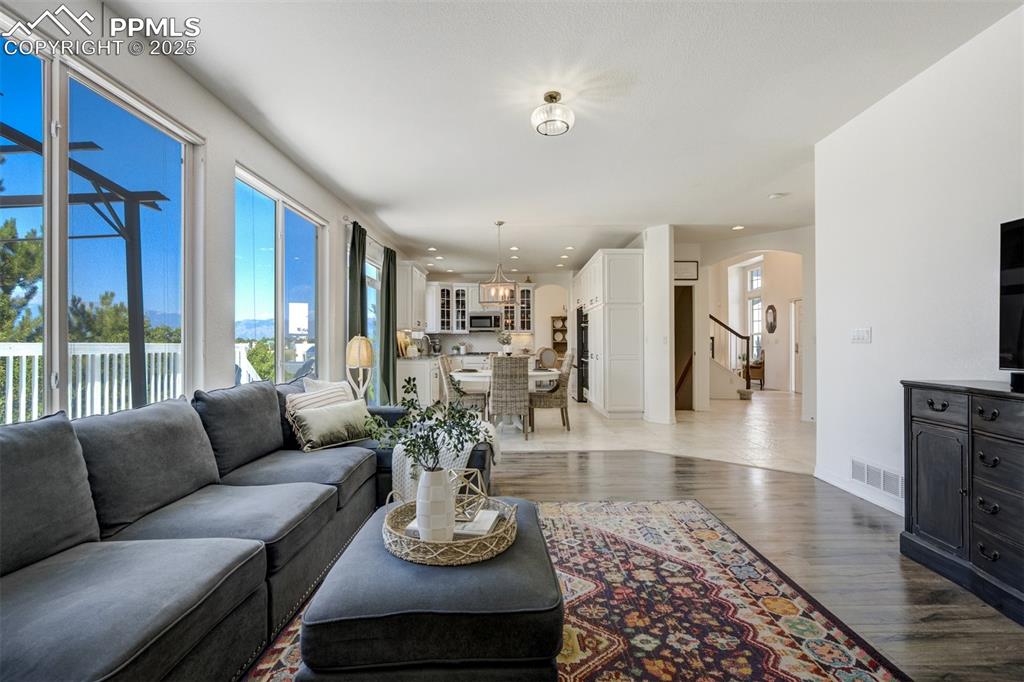Image 16 of 50: High ceilings & lots of natural light. 
