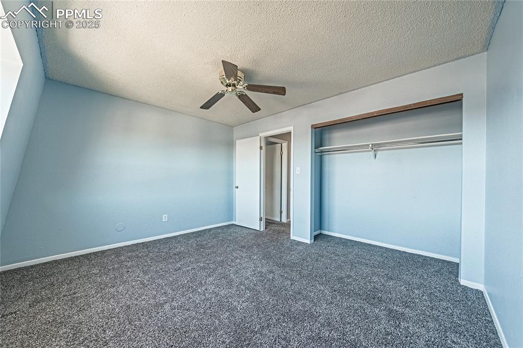 Image 22 of 30: Bedroom