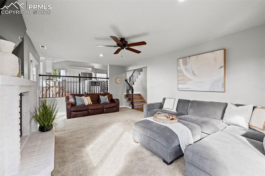 Image 18 of 49: Living Room