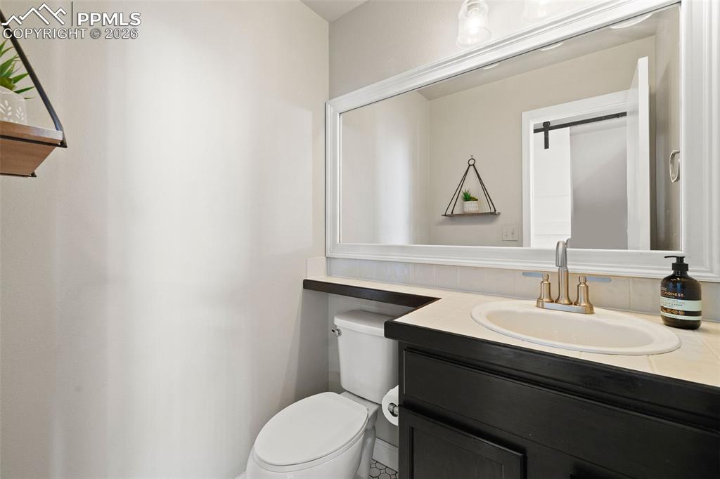 Image 20 of 49: Bathroom