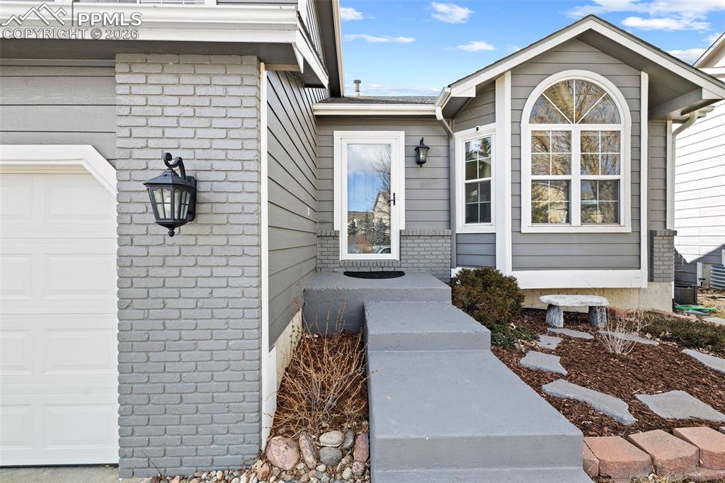 Image 4 of 49: Entry