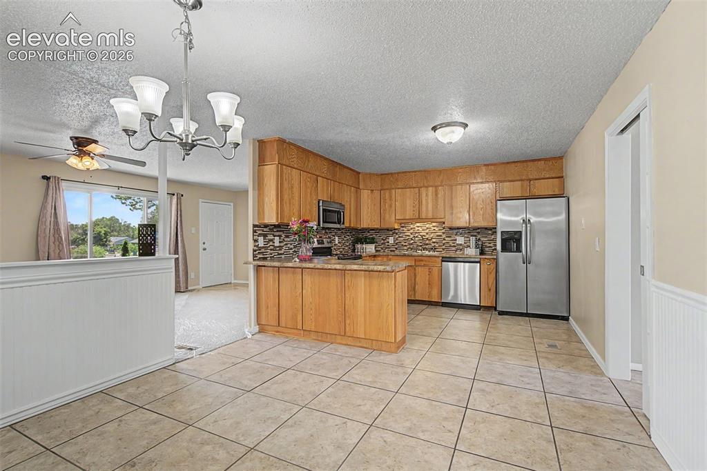 Image 11 of 35: Kitchen