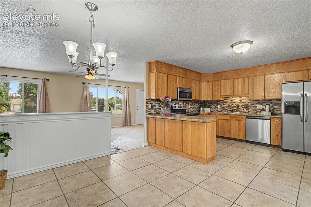 Image 9 of 35: Kitchen