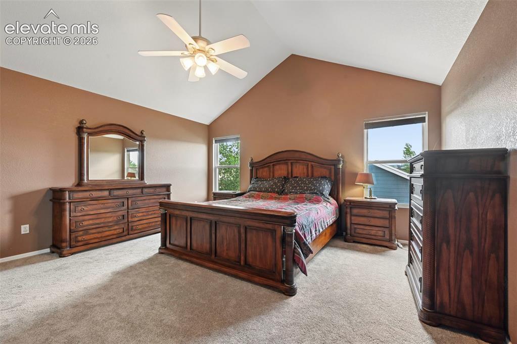 Image 17 of 49: Bedroom