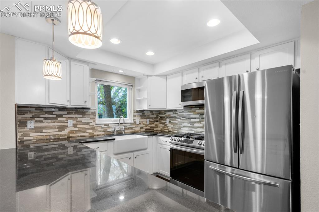 Image 12 of 35: Kitchen