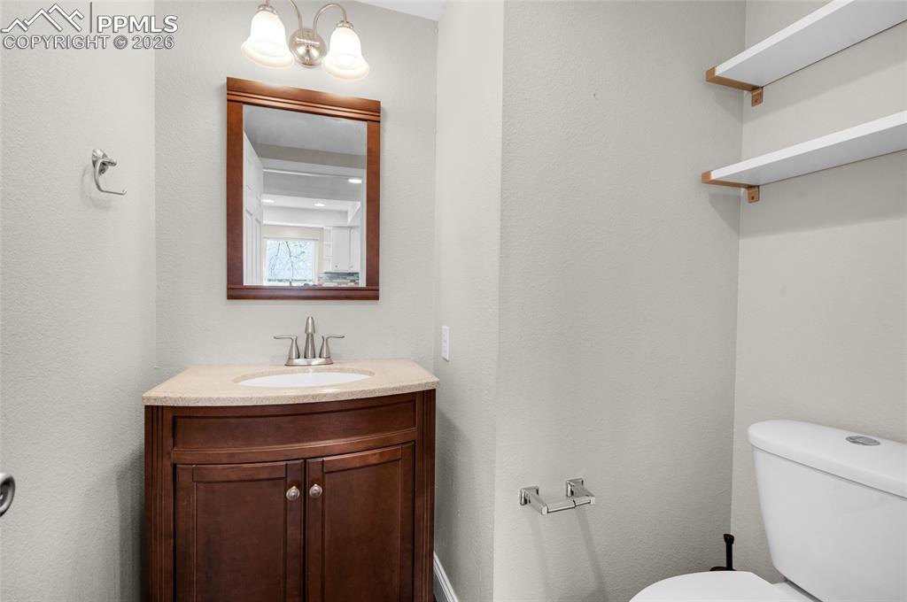 Image 16 of 35: Kitchen