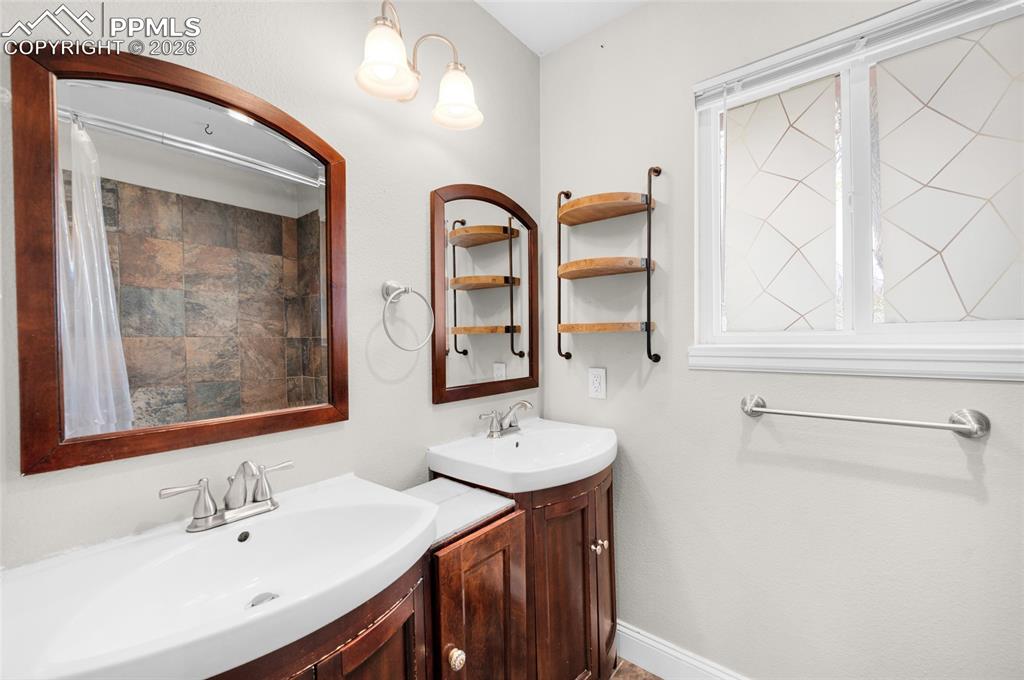 Image 22 of 35: Master Bedroom