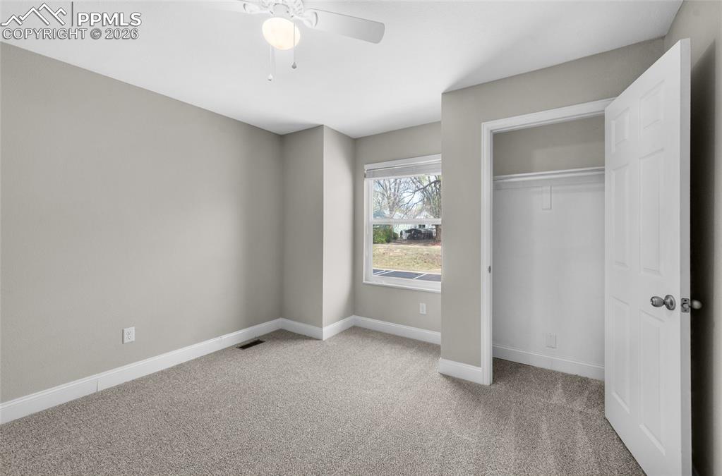 Image 25 of 35: Bathroom