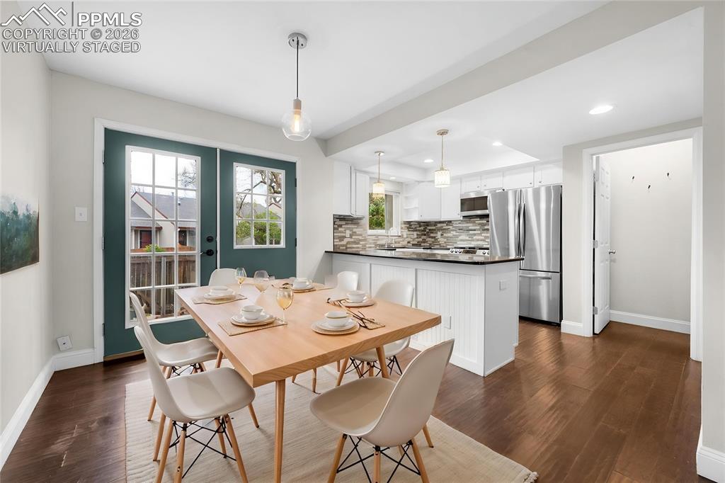 Image 8 of 35: Living Room