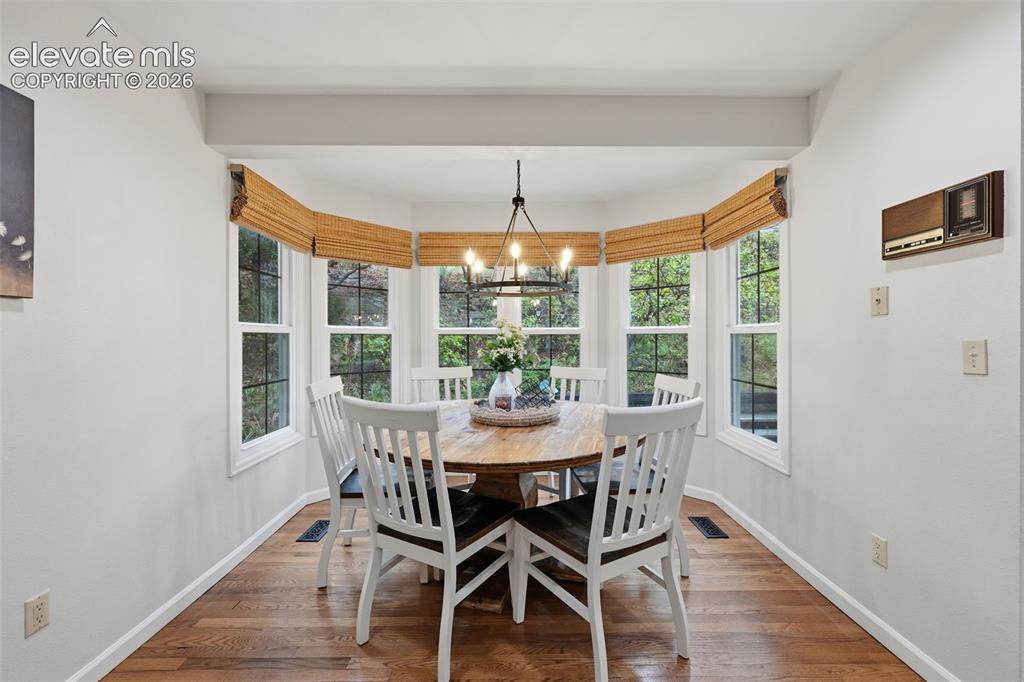 Image 15 of 49: Casual dining room