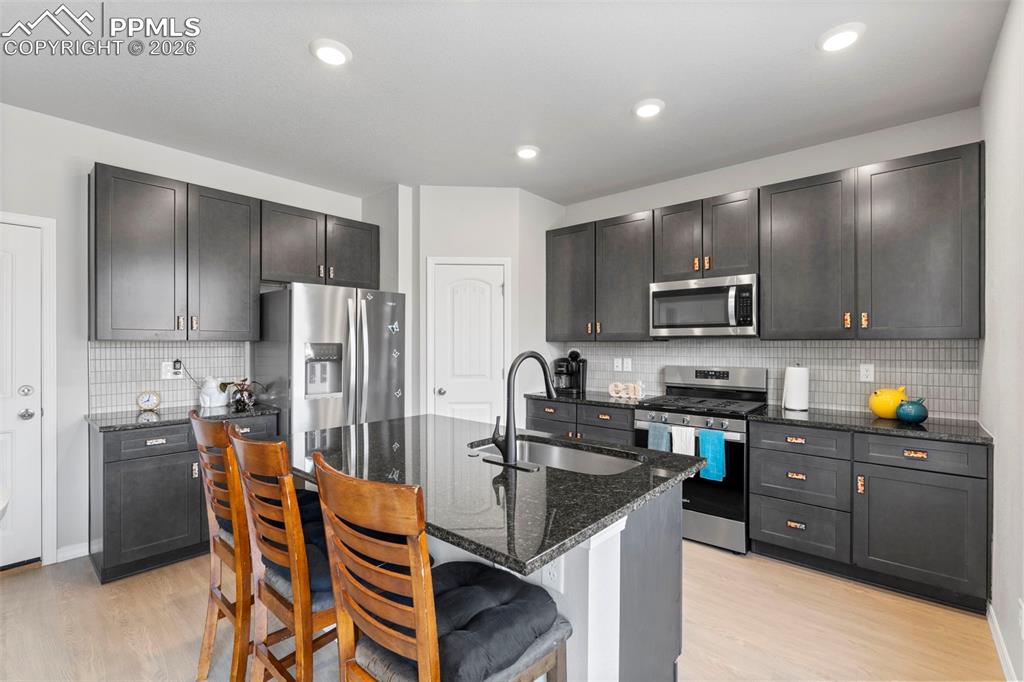Image 11 of 50: Kitchen