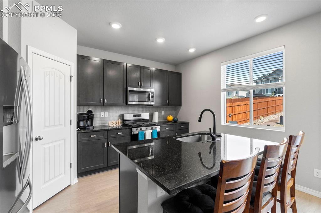 Image 16 of 50: Kitchen